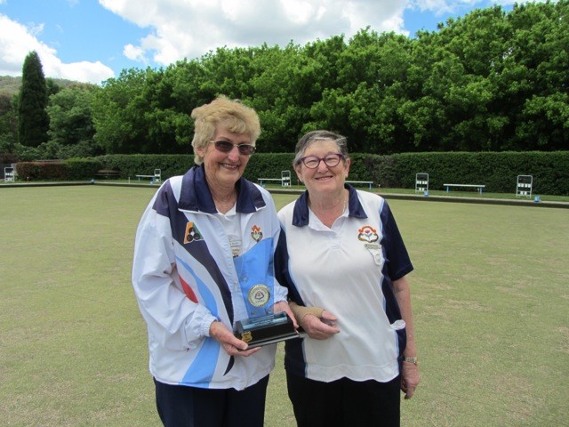 2017 Consistency Singles Finalists - Winner Reta South with Runner-Up Enid Brown